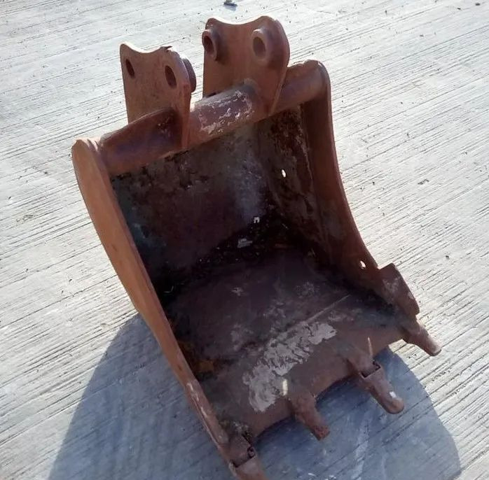 ŁYŻKA KOPIĄCA DO KOPARKI JCB, CAT, VOLVO, KOMATSU, LIEBHERR CENA NA TELEFON L753 - Ковш для экскаватора: фото 3 ŁYŻKA KOPIĄCA DO KOPARKI JCB, CAT, VOLVO, KOMATSU, LIEBHERR CENA NA TELEFON L753 - Ковш для экскаватора: фото 3
