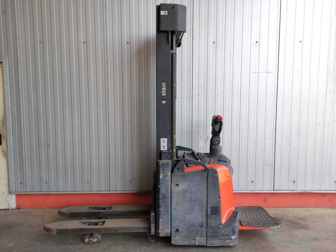 BT SPE140 L - Штабелер: фото 1 BT SPE140 L - Штабелер: фото 1