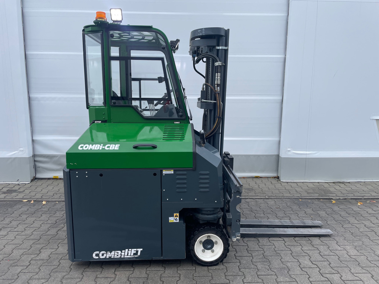 Combilift CBE 2500 - Четырехсторонний погрузчик: фото 2 Combilift CBE 2500 - Четырехсторонний погрузчик: фото 2