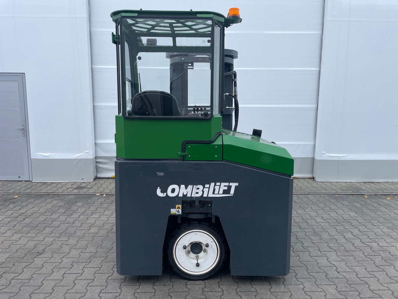 Combilift CBE 2500 - Четырехсторонний погрузчик: фото 4 Combilift CBE 2500 - Четырехсторонний погрузчик: фото 4