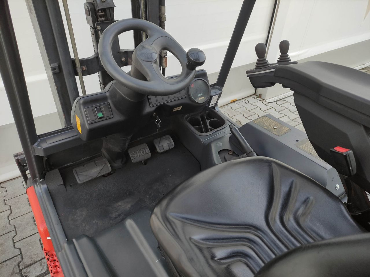 Linde E30-336-03 (LACK NEU) - Электропогрузчик: фото 5 Linde E30-336-03 (LACK NEU) - Электропогрузчик: фото 5