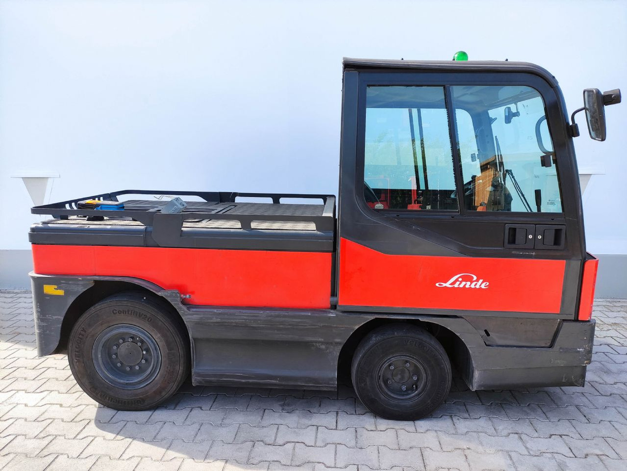 Linde P250 - Складской тягач: фото 2 Linde P250 - Складской тягач: фото 2