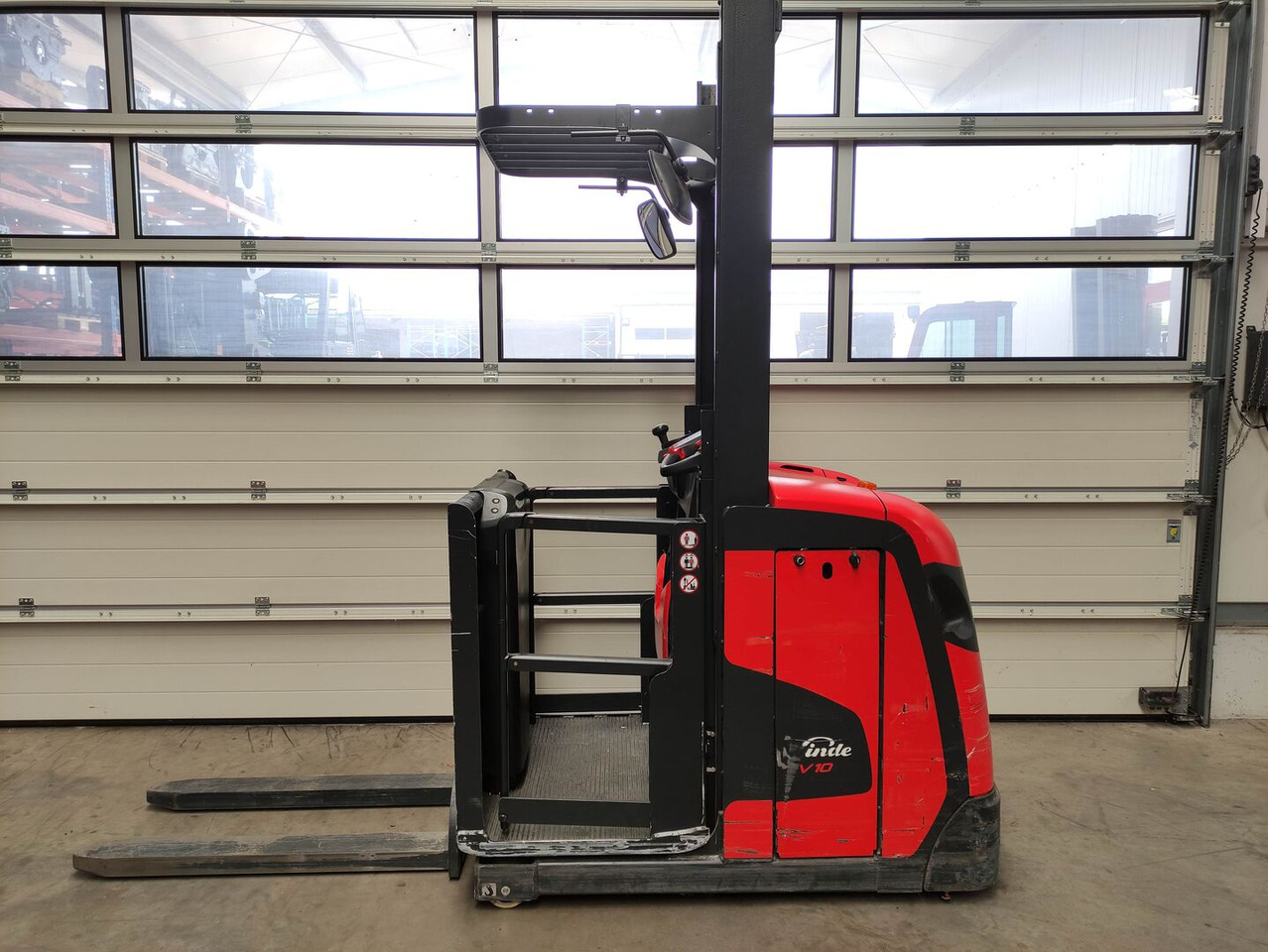 Linde V10-02 - Сборщик заказов: фото 1 Linde V10-02 - Сборщик заказов: фото 1