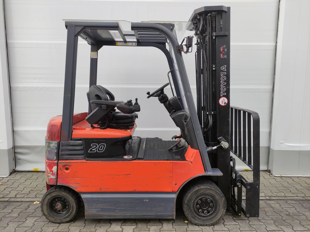 Toyota 7FBMF20 - Электропогрузчик: фото 2 Toyota 7FBMF20 - Электропогрузчик: фото 2