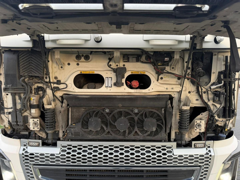 Volvo FH16.650XL VOLLUCHT, RETARDER, HYDRAULIEK, LEER, PARK COOL. - Самосвал: фото 4 Volvo FH16.650XL VOLLUCHT, RETARDER, HYDRAULIEK, LEER, PARK COOL. - Самосвал: фото 4