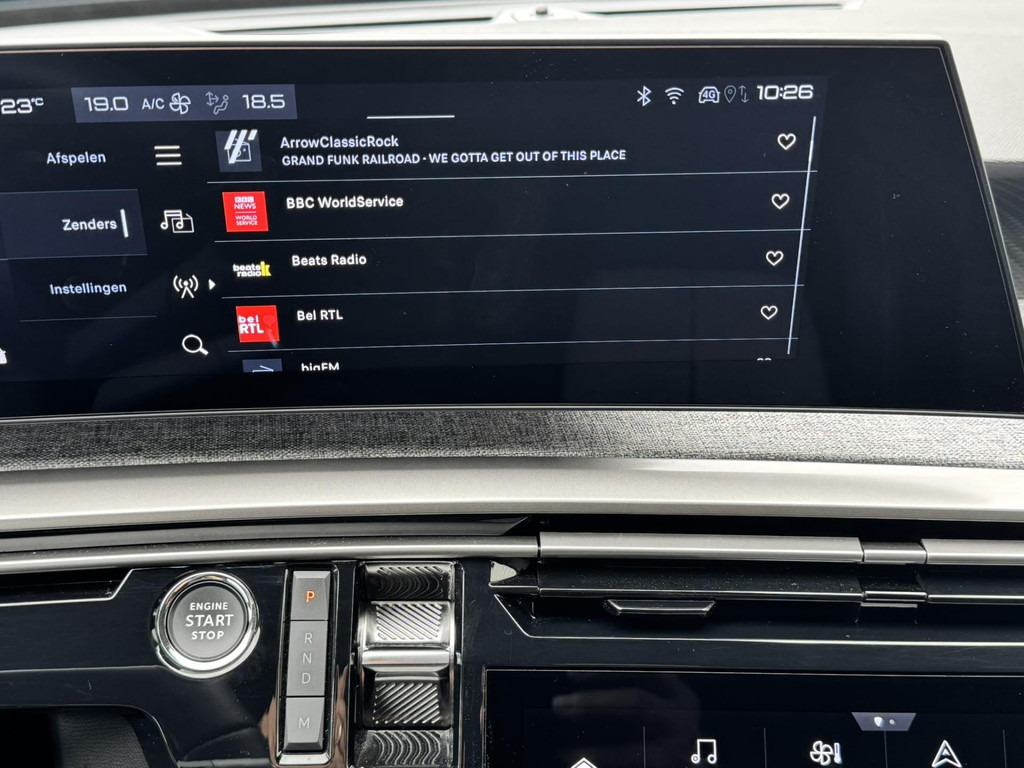 Внедорожник Peugeot 3008-1.2 Hybrid 136 Allure Automaat Cruise control Climate control Digitaal dashboard Achteruitrijcamera Apple Android: фото 18