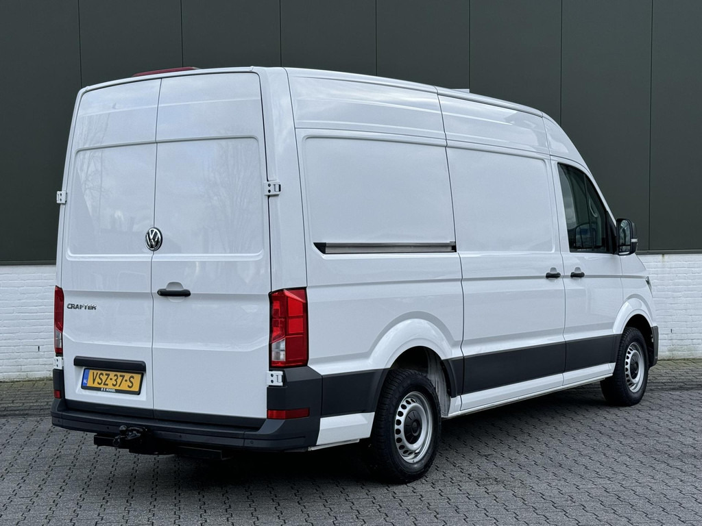 Volkswagen Crafter-30 2.0 TDI L3H3 Highline Carplay DAB Cruise Verwarmde voorruit Trekhaak Lat om Lat - Цельнометаллический фургон: фото 2 Volkswagen Crafter-30 2.0 TDI L3H3 Highline Carplay DAB Cruise Verwarmde voorruit Trekhaak Lat om Lat - Цельнометаллический фургон: фото 2