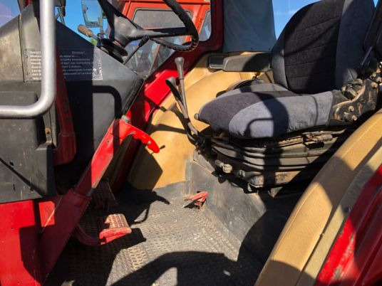International 745 XL Tracteur à 15 000 € - Трактор: фото 4 International 745 XL Tracteur à 15 000 € - Трактор: фото 4