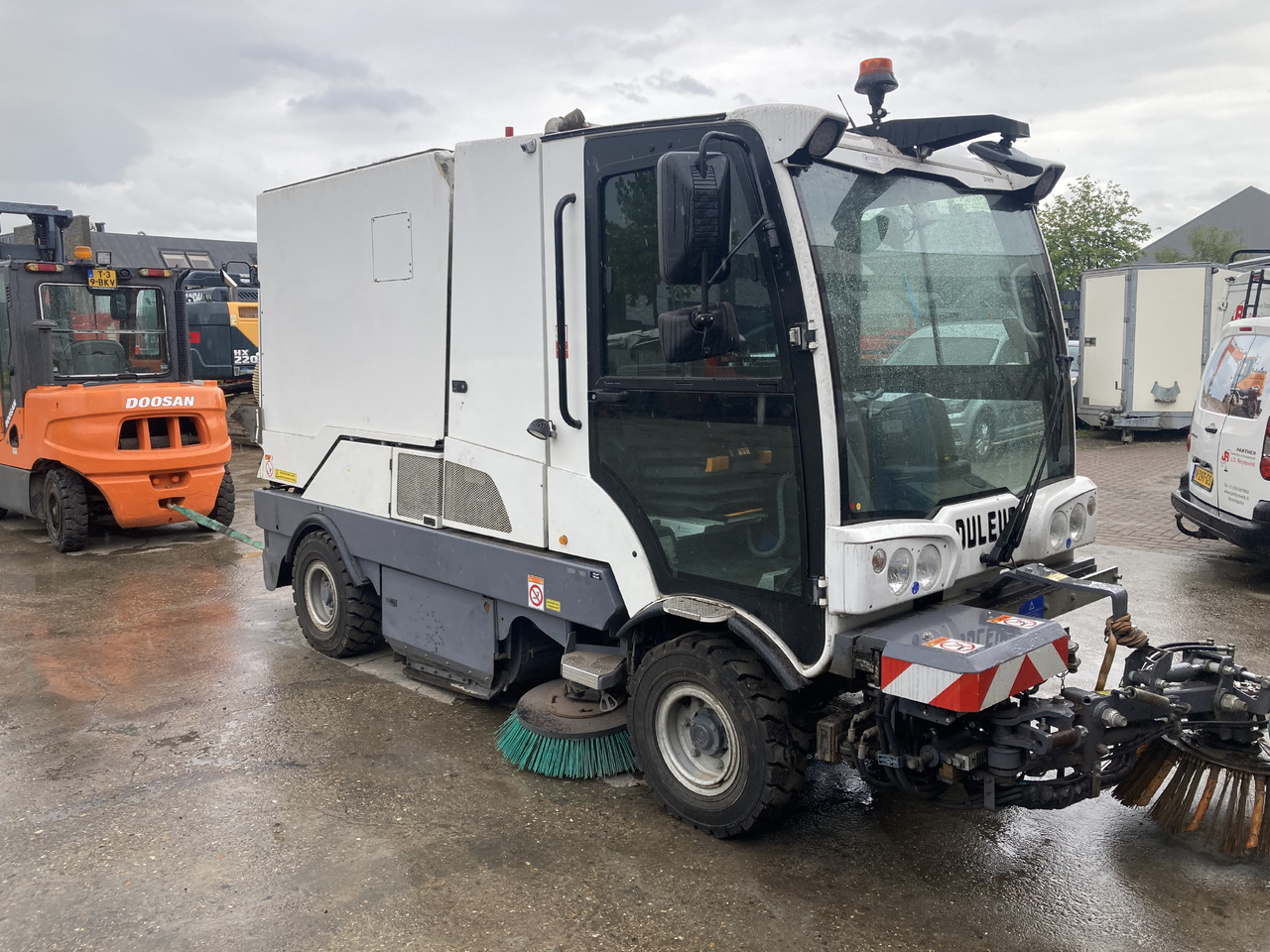 Dulevo 3000T - Подметально-уборочная машина: фото 1 Dulevo 3000T - Подметально-уборочная машина: фото 1