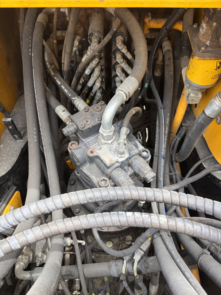 Гусеничный экскаватор JCB JS220LC: фото 10 Гусеничный экскаватор JCB JS220LC: фото 10