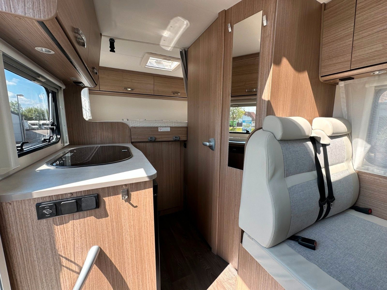 Полуинтегрированный автодом Carado V 132/Festbett/Garage/Klima/Markise/Finanzierung: фото 29