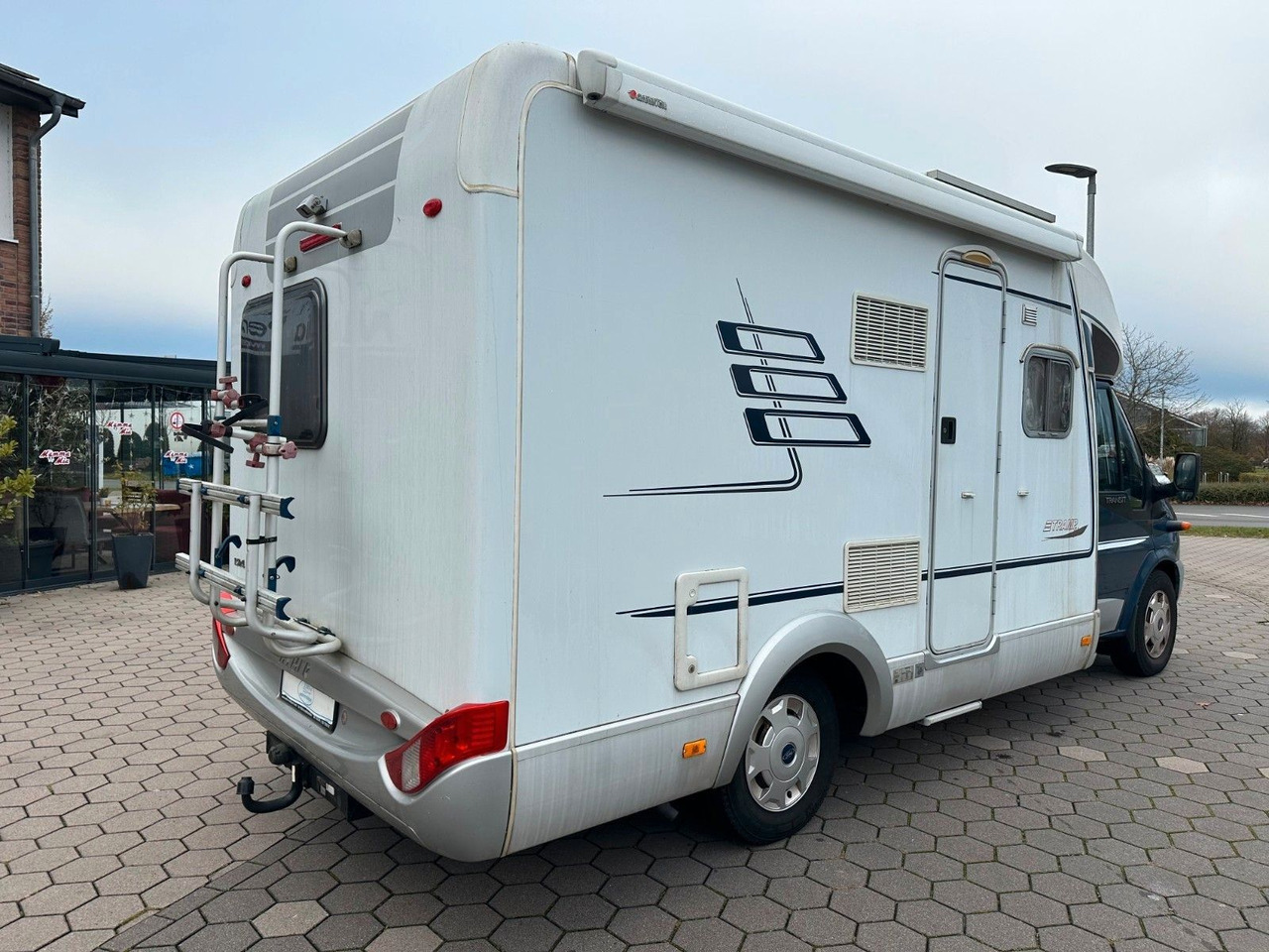 HYMER / ERIBA / HYMERCAR TRAMP T 572 CL/Festbett/Klima/Markise HYMER / ERIBA / HYMERCAR TRAMP T 572 CL/Festbett/Klima/Markise - Полуинтегрированный автодом: фото 4 HYMER / ERIBA / HYMERCAR TRAMP T 572 CL/Festbett/Klima/Markise HYMER / ERIBA / HYMERCAR TRAMP T 572 CL/Festbett/Klima/Markise - Полуинтегрированный автодом: фото 4