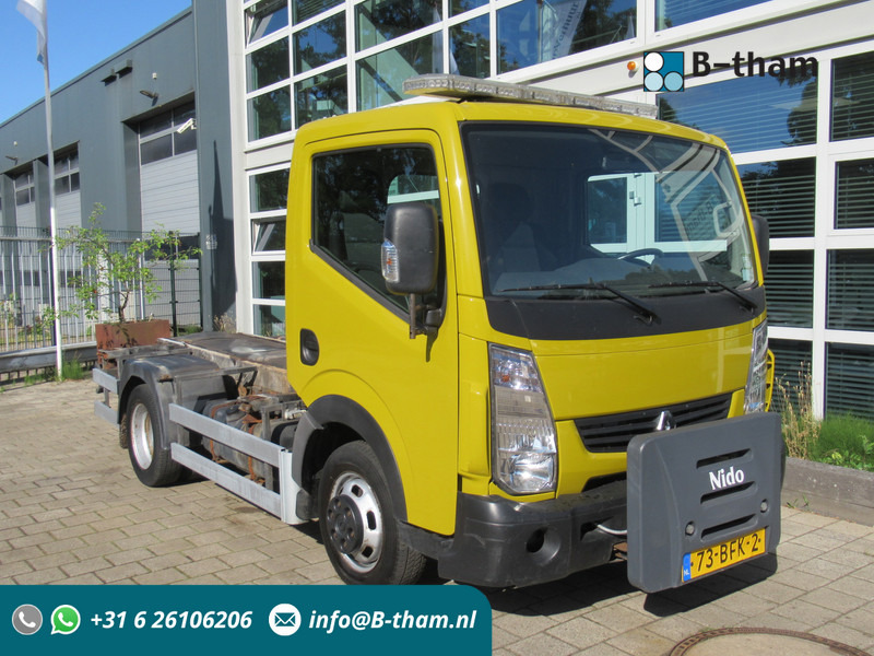 Renault Maxity 2.5DCi 107KW Chassis Twist Lock AIRCO - Фургон: фото 1 Renault Maxity 2.5DCi 107KW Chassis Twist Lock AIRCO - Фургон: фото 1