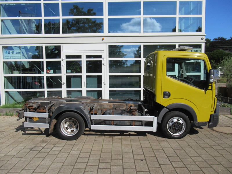 Renault Maxity 2.5DCi 107KW Chassis Twist Lock AIRCO - Фургон: фото 3 Renault Maxity 2.5DCi 107KW Chassis Twist Lock AIRCO - Фургон: фото 3