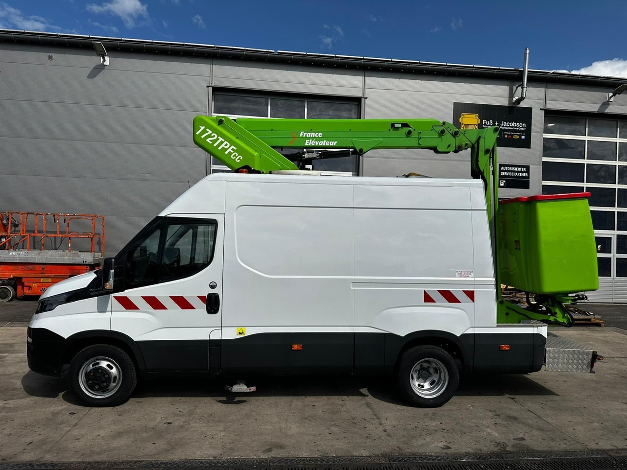 Iveco Daily 50C18 Hi-Matic/17m/Euro6/2-Punkt - Грузовик с подъемником: фото 2 Iveco Daily 50C18 Hi-Matic/17m/Euro6/2-Punkt - Грузовик с подъемником: фото 2