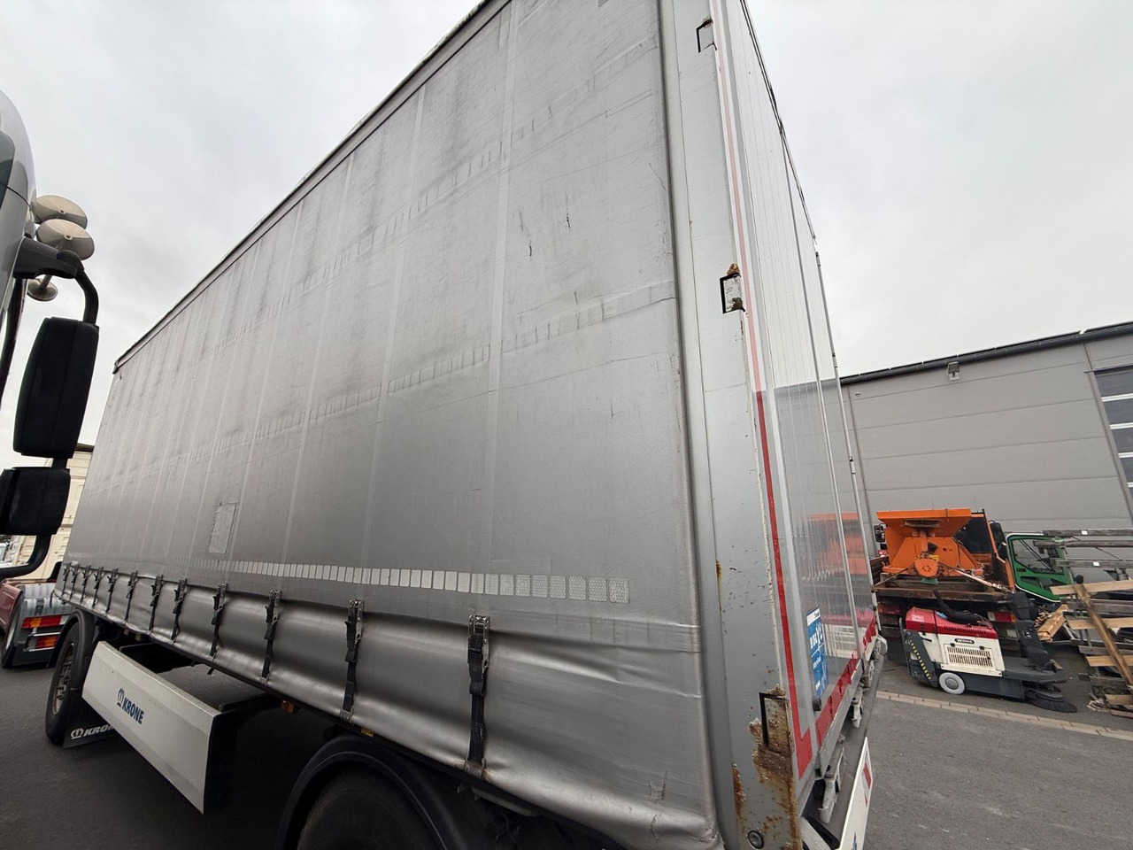 Krone AZ 18F DB06CLNF Curtainsider Pritsche/Plane - Тентованный прицеп: фото 3 Krone AZ 18F DB06CLNF Curtainsider Pritsche/Plane - Тентованный прицеп: фото 3