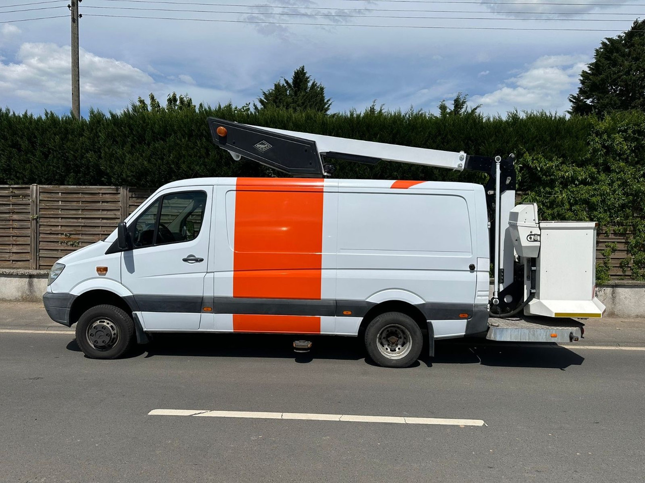 Mercedes-Benz Sprinter 515 CDI 4X4 13,2m Versailift ET-38-LFHD - Грузовик с подъемником: фото 2 Mercedes-Benz Sprinter 515 CDI 4X4 13,2m Versailift ET-38-LFHD - Грузовик с подъемником: фото 2