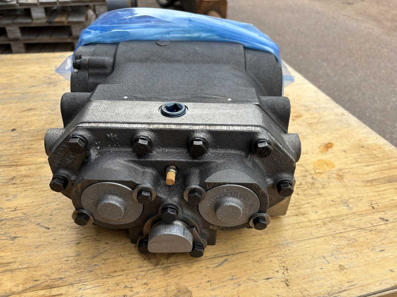 Air Dryer Compressor Cummins ST-676 - Компрессор кондиционера: фото 3 Air Dryer Compressor Cummins ST-676 - Компрессор кондиционера: фото 3