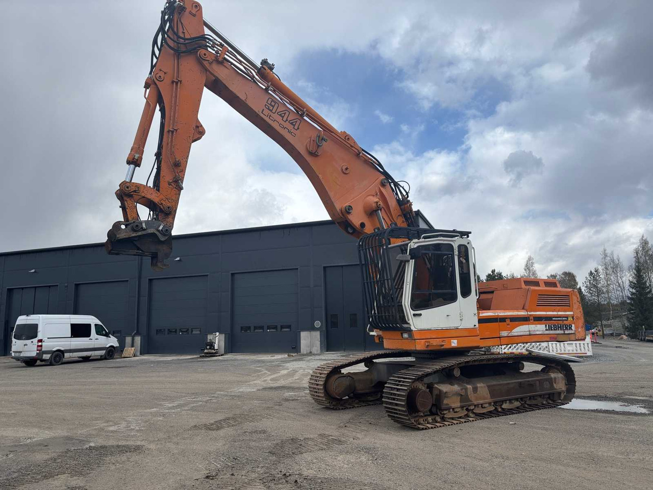 Crawler excavator Liebherr R944B HD-SL With excavator and unloading boom - Гусеничный экскаватор: фото 1 Crawler excavator Liebherr R944B HD-SL With excavator and unloading boom - Гусеничный экскаватор: фото 1