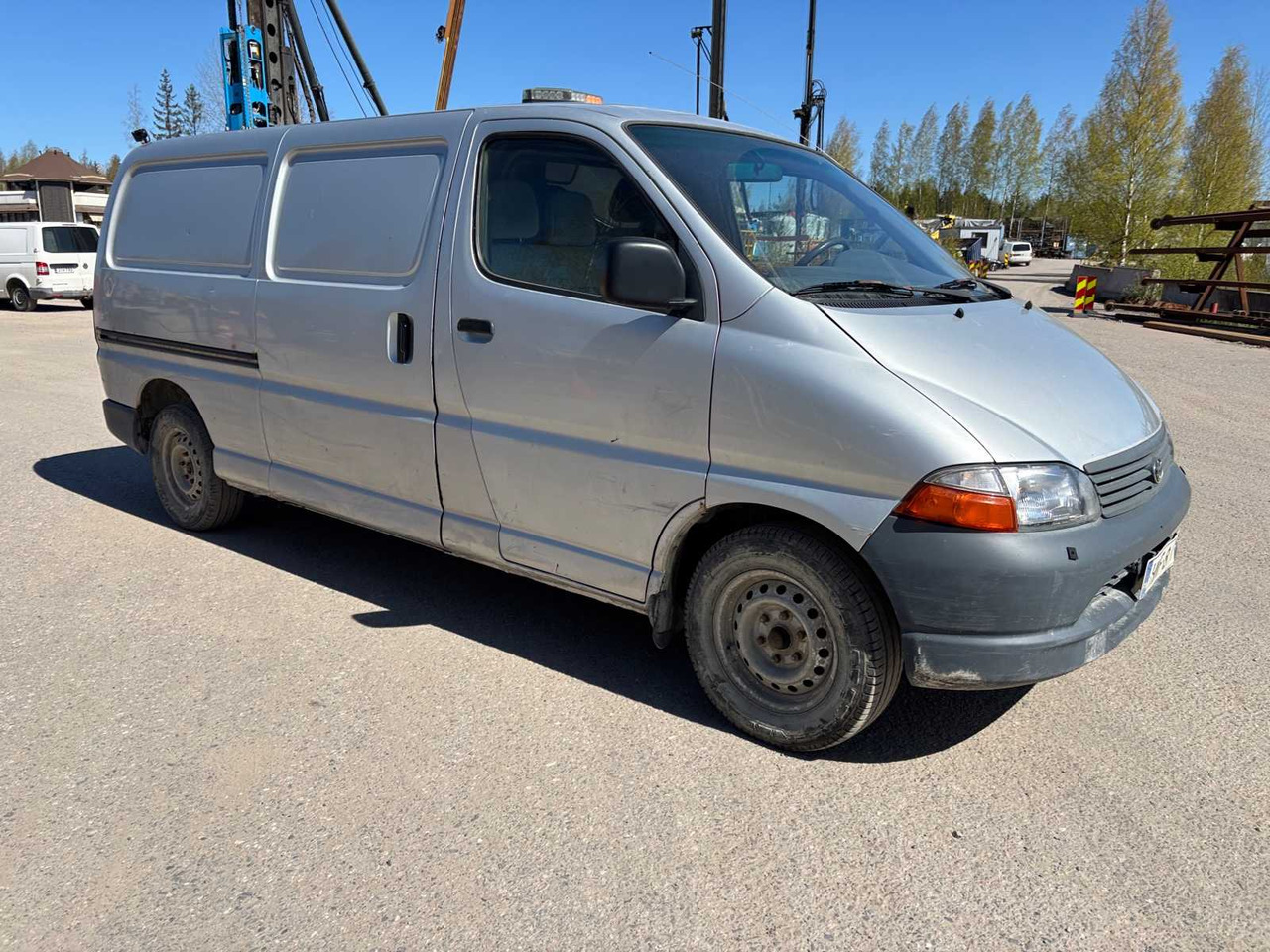 Van Toyota Hiace 2.5TD - Цельнометаллический фургон: фото 1 Van Toyota Hiace 2.5TD - Цельнометаллический фургон: фото 1