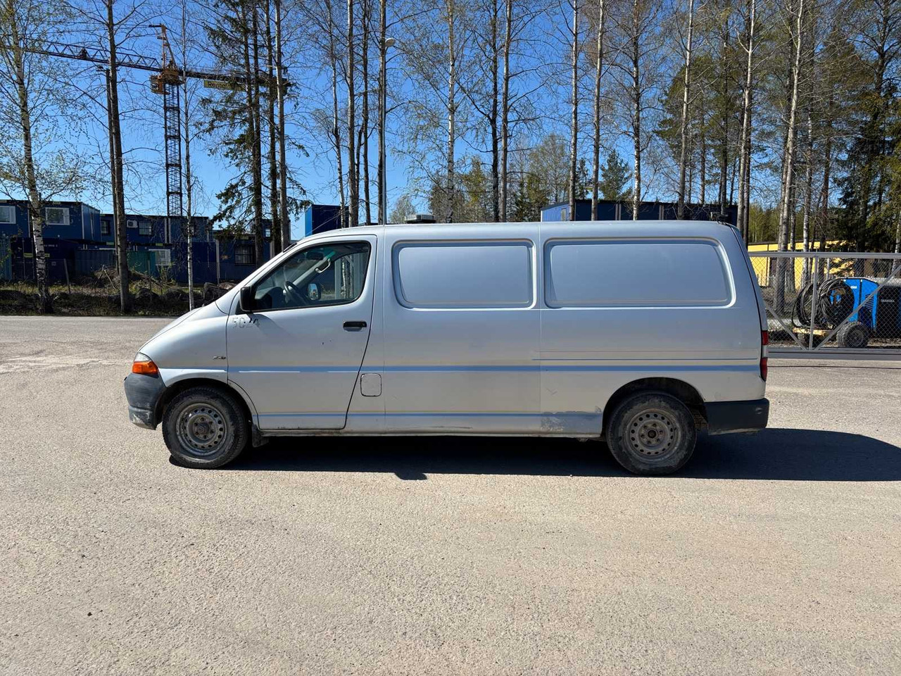 Van Toyota Hiace 2.5TD - Цельнометаллический фургон: фото 2 Van Toyota Hiace 2.5TD - Цельнометаллический фургон: фото 2