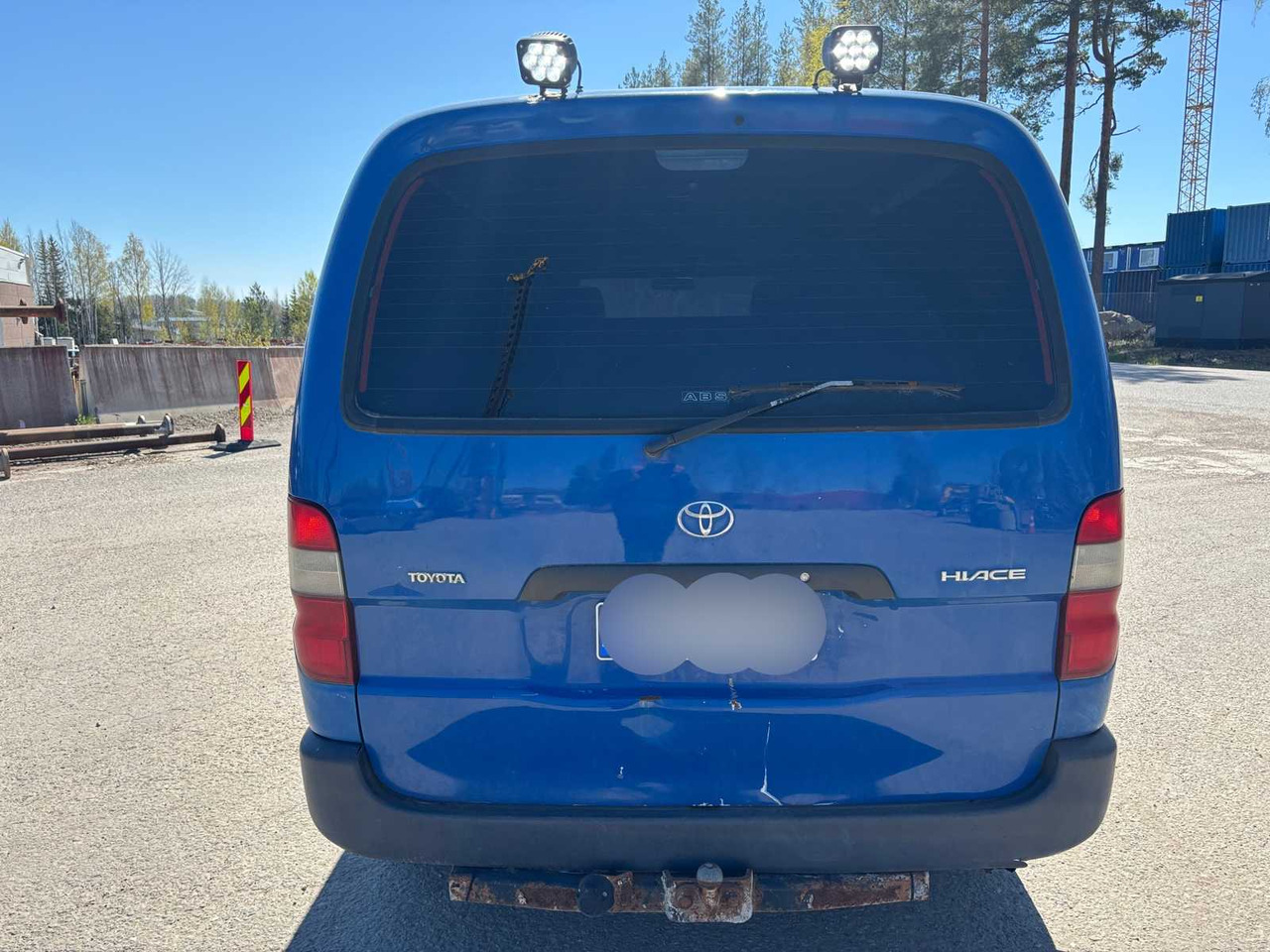 Van Toyota Hiace 2.5TD - Цельнометаллический фургон: фото 4 Van Toyota Hiace 2.5TD - Цельнометаллический фургон: фото 4