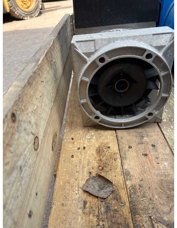 Welding Generator Dynaset EW 220 DC - Сварочное оборудование: фото 4 Welding Generator Dynaset EW 220 DC - Сварочное оборудование: фото 4