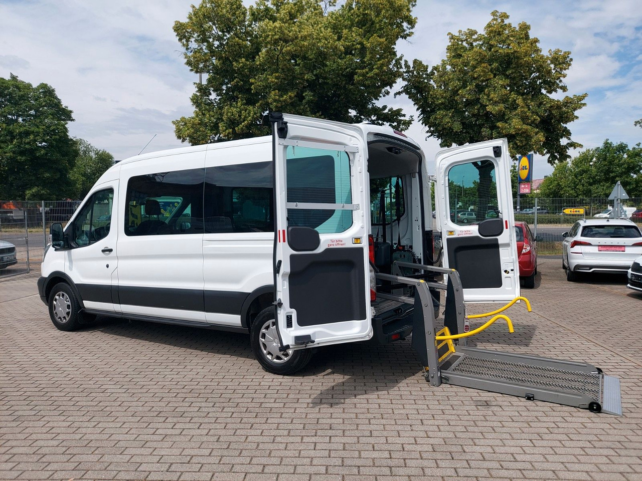 Ford Transit Kombi 350 L3 hoch Trend Rollstuhl Lift - Пассажирский фургон: фото 1 Ford Transit Kombi 350 L3 hoch Trend Rollstuhl Lift - Пассажирский фургон: фото 1
