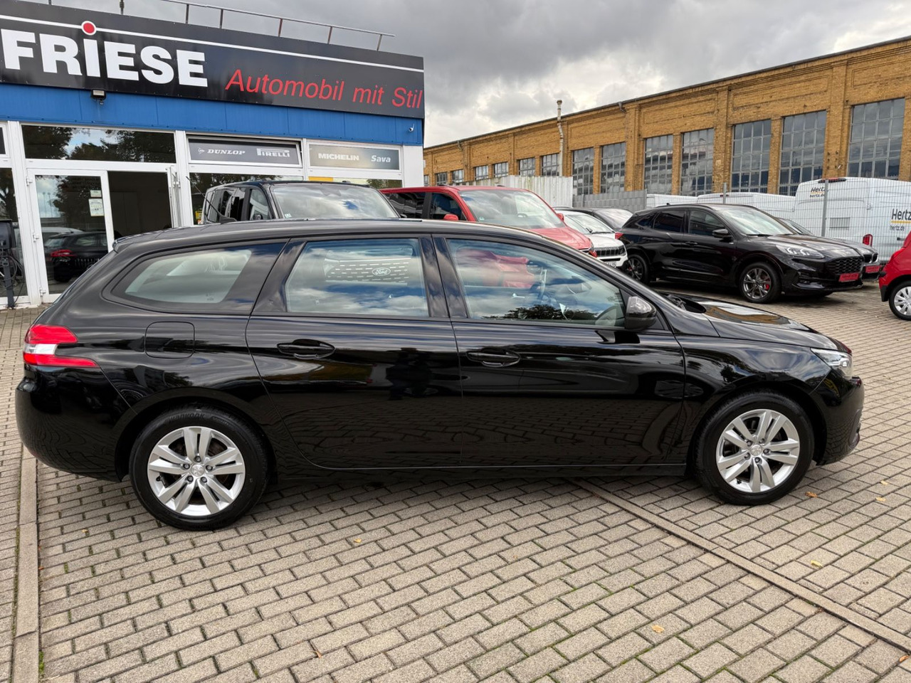 Peugeot 308 SW Active TEMPOMAT NAVI KLIMAA NAVI - Универсал: фото 3 Peugeot 308 SW Active TEMPOMAT NAVI KLIMAA NAVI - Универсал: фото 3