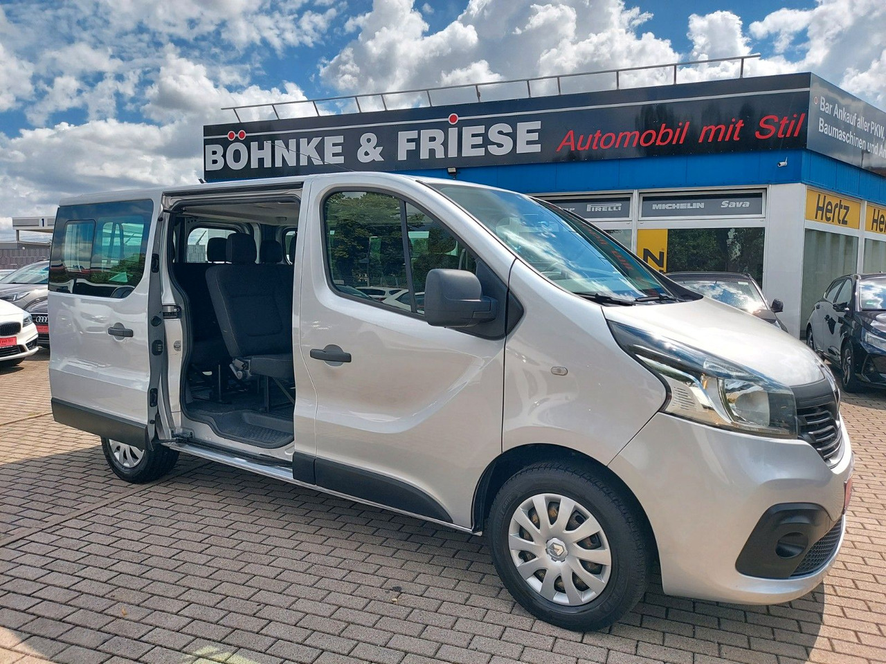 Renault Trafic Combi L1H1 2,7t Expression Klima - Пассажирский фургон: фото 1 Renault Trafic Combi L1H1 2,7t Expression Klima - Пассажирский фургон: фото 1