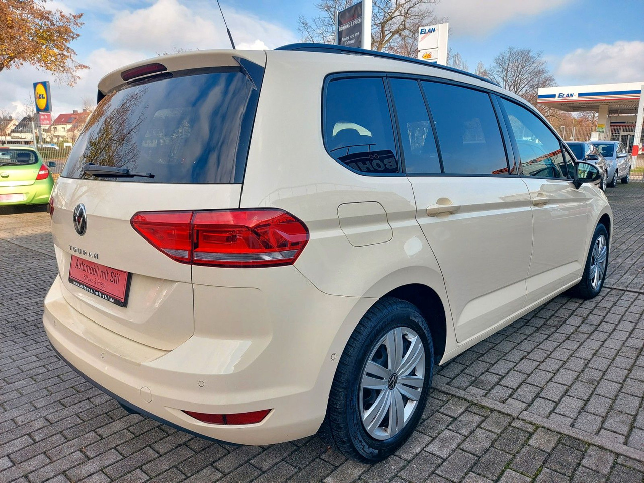 Volkswagen Touran 2.0 TDI SCR DSG Comfortline TAXI 7 Sitze - Пассажирский фургон: фото 4 Volkswagen Touran 2.0 TDI SCR DSG Comfortline TAXI 7 Sitze - Пассажирский фургон: фото 4
