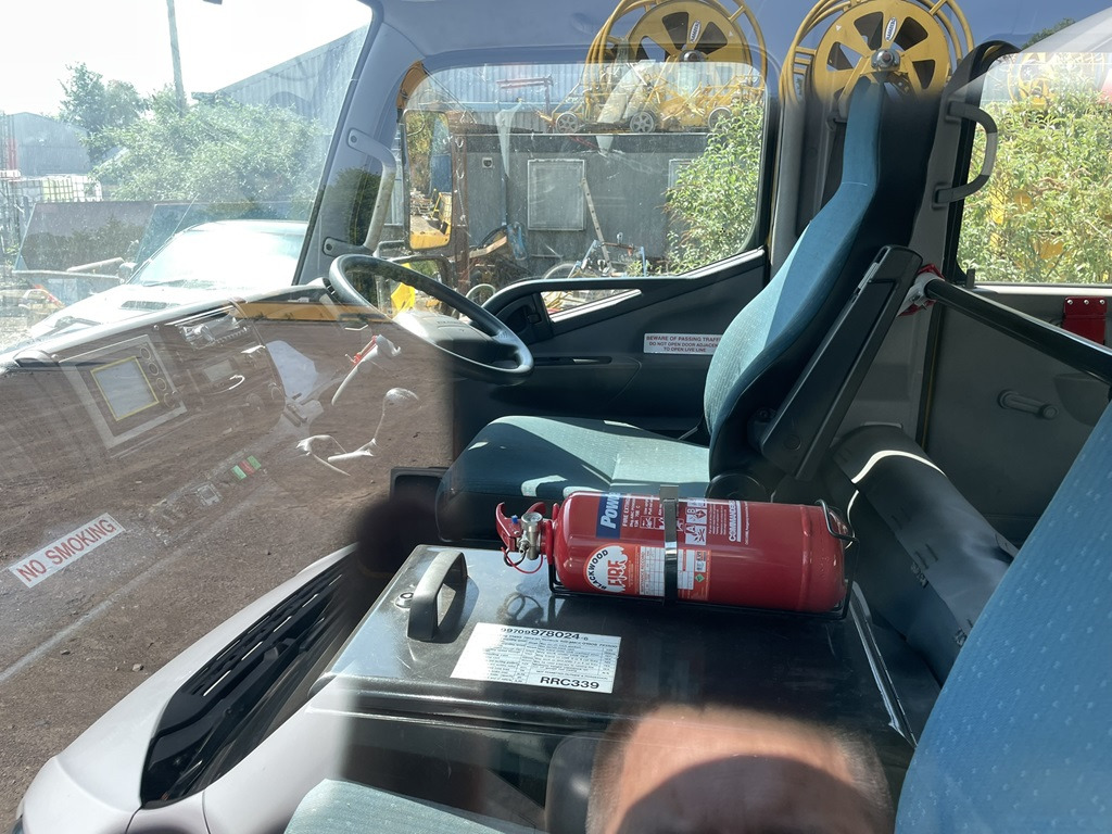 Грузовик с закрытым кузовом Mitsubishi Fusso: фото 7 Грузовик с закрытым кузовом Mitsubishi Fusso: фото 7