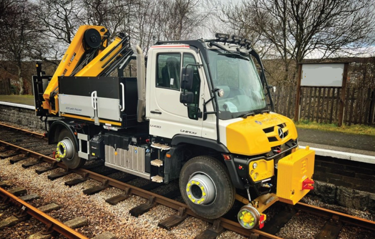 UNIMOG Unimog 423, 4x4, Mercedes Benz, Hiab - Автоманипулятор: фото 1 UNIMOG Unimog 423, 4x4, Mercedes Benz, Hiab - Автоманипулятор: фото 1