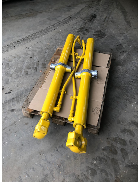 Komatsu D65-15 EX/PX Blade Lift Cylinder OEM 707-02-X0220 - Гидравлика: фото 2 Komatsu D65-15 EX/PX Blade Lift Cylinder OEM 707-02-X0220 - Гидравлика: фото 2