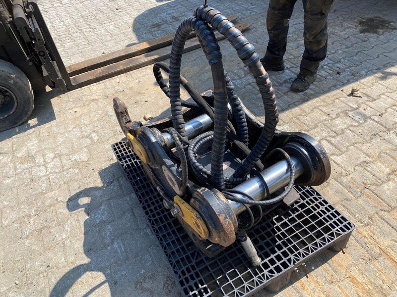 Oil Quick OQ 70 - Сцепное устройство: фото 1 Oil Quick OQ 70 - Сцепное устройство: фото 1