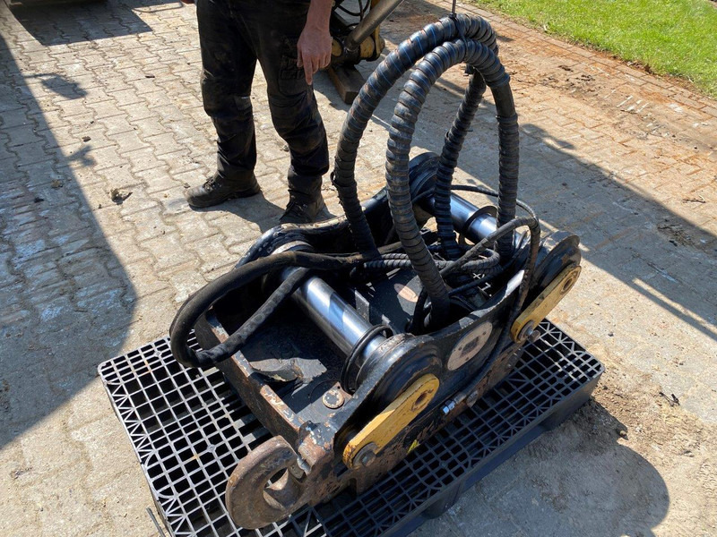 Oil Quick OQ 70 - Сцепное устройство: фото 5 Oil Quick OQ 70 - Сцепное устройство: фото 5