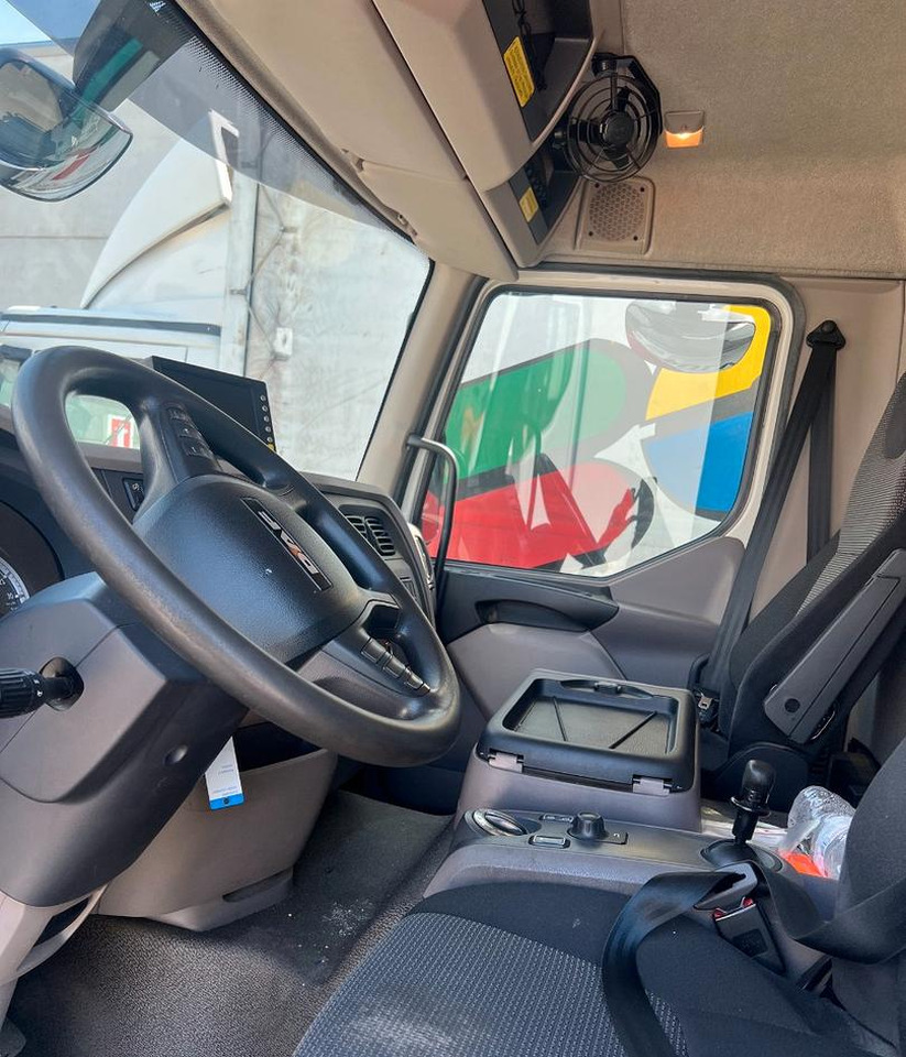 Грузовик с закрытым кузовом Daf lf 250 fa furgone 8 mt euro 6: фото 14