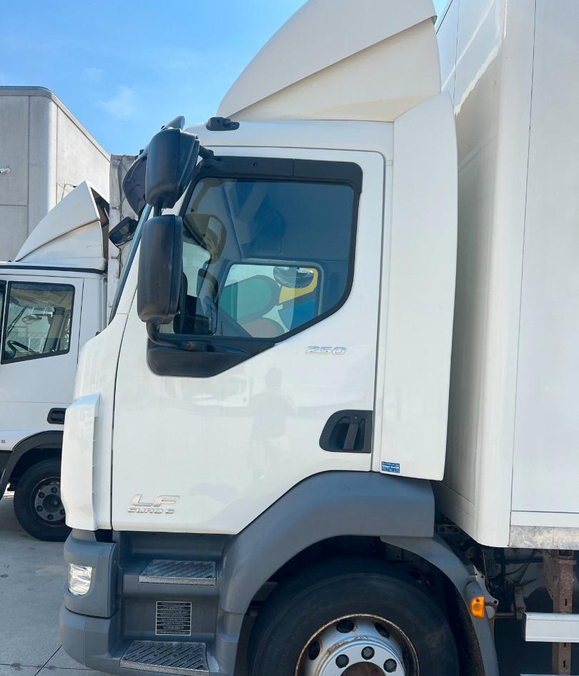 Daf lf 250 fa furgone 8 mt euro 6 - Грузовик с закрытым кузовом: фото 4 Daf lf 250 fa furgone 8 mt euro 6 - Грузовик с закрытым кузовом: фото 4