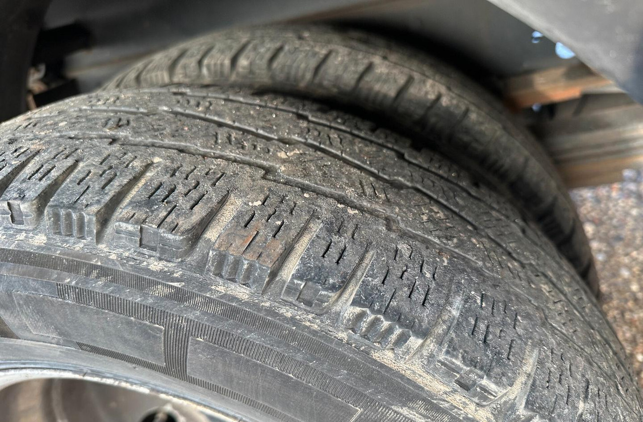 Iveco DAILY 35 C 17 MOTORE 3000 CENTINA E SPONDA - Другая техника: фото 4 Iveco DAILY 35 C 17 MOTORE 3000 CENTINA E SPONDA - Другая техника: фото 4