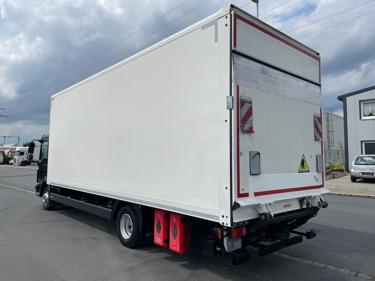 MAN TGL 12.250 4x2 BL Koffer/LBW/PALFINGER/AC/EU6c - Грузовик с закрытым кузовом: фото 4 MAN TGL 12.250 4x2 BL Koffer/LBW/PALFINGER/AC/EU6c - Грузовик с закрытым кузовом: фото 4