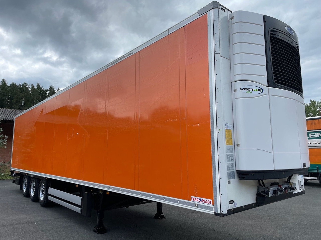 Schmitz Cargobull SCB*S3B/CARRIER/Vector1550/LBW/BÄR/2327h/13,4m - Полуприцеп-рефрижератор: фото 1 Schmitz Cargobull SCB*S3B/CARRIER/Vector1550/LBW/BÄR/2327h/13,4m - Полуприцеп-рефрижератор: фото 1