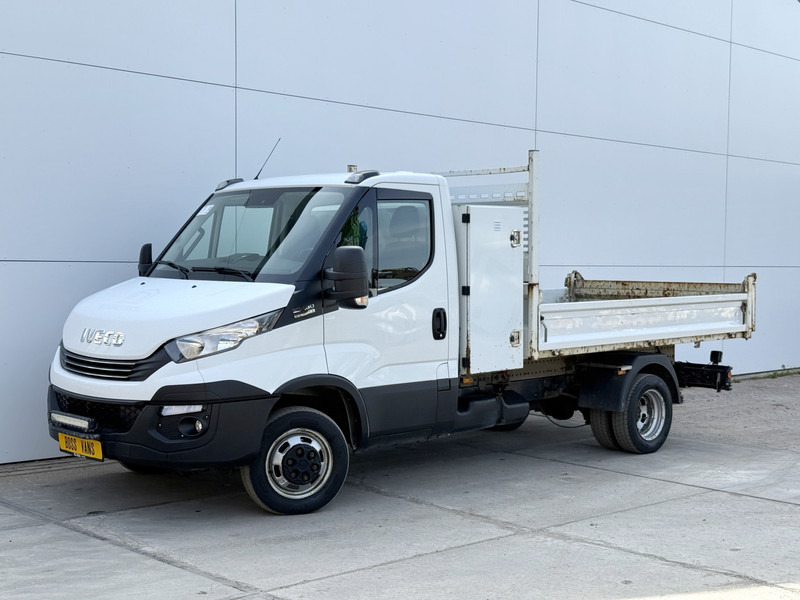 Iveco Daily 35C18 3.0 3.0 Automaat Kipper Dubbellucht 3.5t Trekhaak Airco Cruise Control - Малотоннажный самосвал: фото 2 Iveco Daily 35C18 3.0 3.0 Automaat Kipper Dubbellucht 3.5t Trekhaak Airco Cruise Control - Малотоннажный самосвал: фото 2