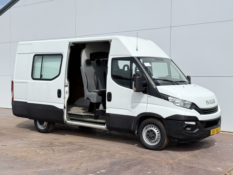 Iveco Daily 35S14 2.3 L2H2 Dubbele Cabine 7 Stoelen Airco Cruise Control Trekhaak 3.5t Lucht geveerde stoel - Цельнометаллический фургон, Грузопассажирский фургон: фото 5 Iveco Daily 35S14 2.3 L2H2 Dubbele Cabine 7 Stoelen Airco Cruise Control Trekhaak 3.5t Lucht geveerde stoel - Цельнометаллический фургон, Грузопассажирский фургон: фото 5