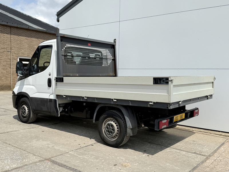 Iveco Daily 35S14 2.3 Open Laadbak Pritische Airco Cruise Control Lucht Geveerde Stoel - Малотоннажный бортовой грузовик: фото 2 Iveco Daily 35S14 2.3 Open Laadbak Pritische Airco Cruise Control Lucht Geveerde Stoel - Малотоннажный бортовой грузовик: фото 2