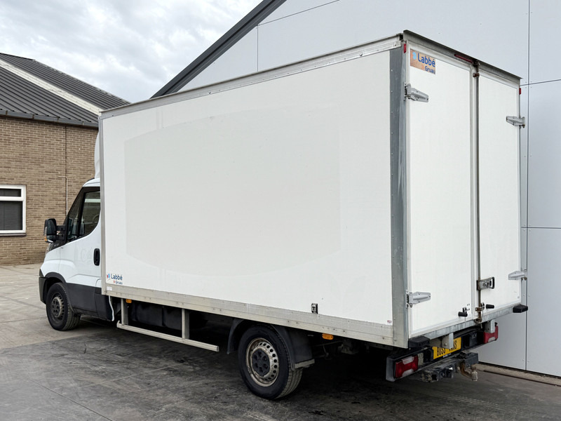 Iveco Daily 35S16 2.3 Bakwagen met achterdeur 3,5t Trekhaak Meubelbak Koffer Airco Cruise Control Camera - Фургон с закрытым кузовом: фото 2 Iveco Daily 35S16 2.3 Bakwagen met achterdeur 3,5t Trekhaak Meubelbak Koffer Airco Cruise Control Camera - Фургон с закрытым кузовом: фото 2