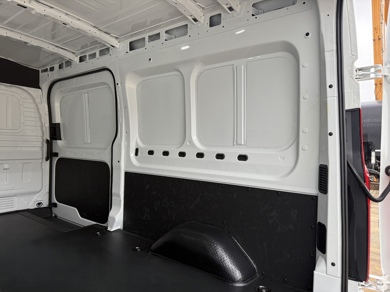 Цельнометаллический фургон, Электрический фургон Maxus eDeliver 9 204PK Nieuw Elektrisch 72kWh 280km WLTP L3H2 204PK Snelladen LED Airco BPM Vrij: фото 16