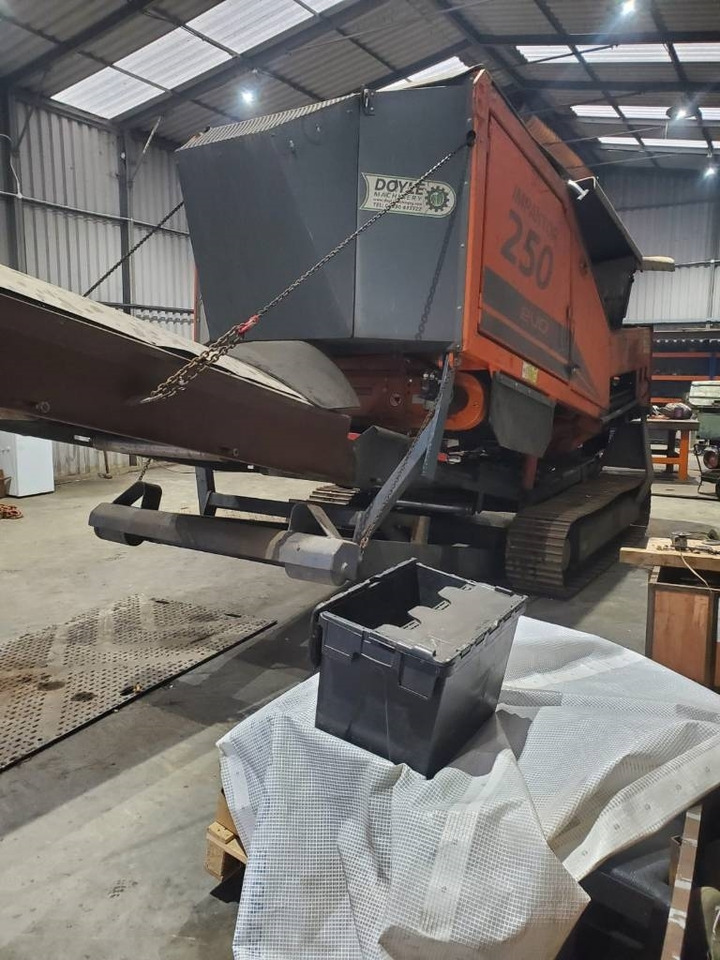 Arjes 250 Evo - Мобильная дробилка: фото 3 Arjes 250 Evo - Мобильная дробилка: фото 3