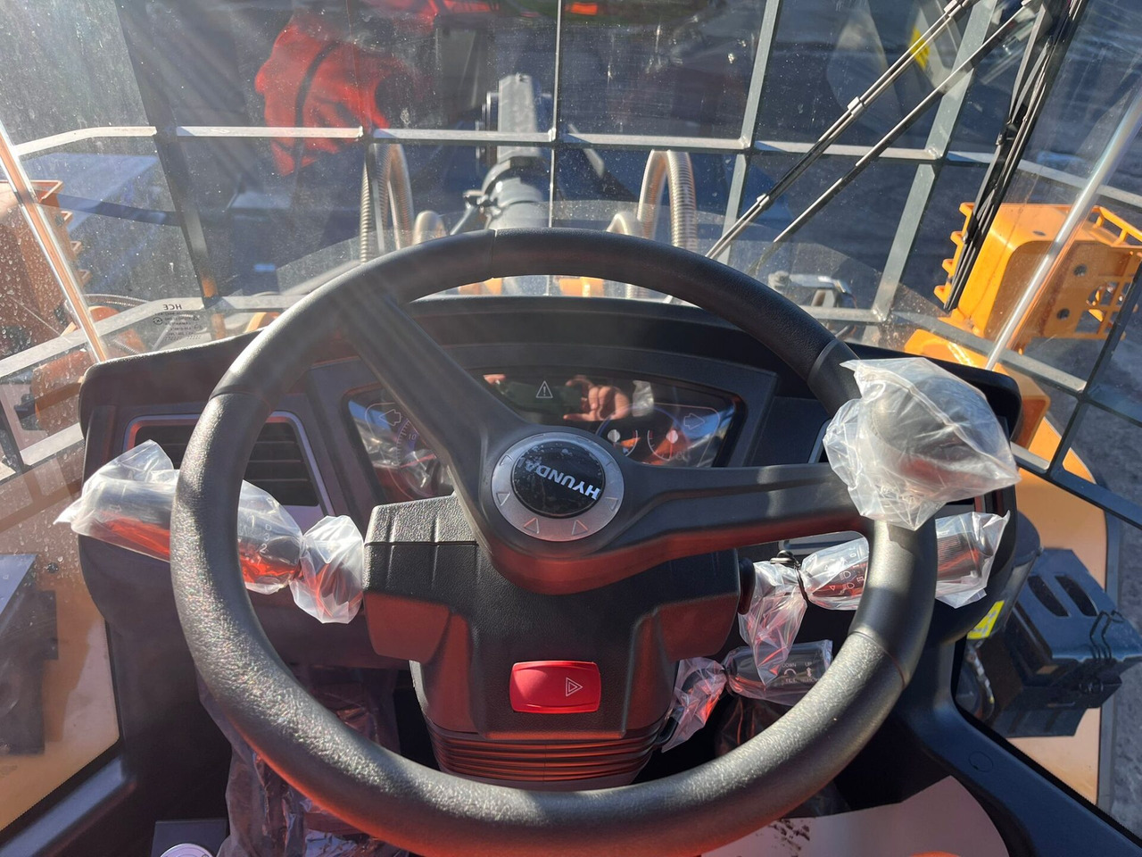 Колёсный погрузчик Hyundai HL960AHDXT: фото 14