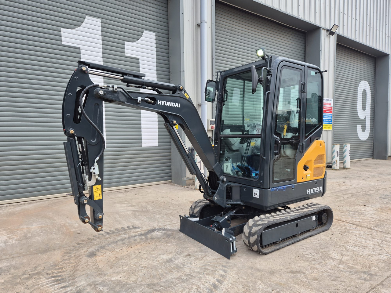 Hyundai HX19A - Мини-экскаватор: фото 1 Hyundai HX19A - Мини-экскаватор: фото 1