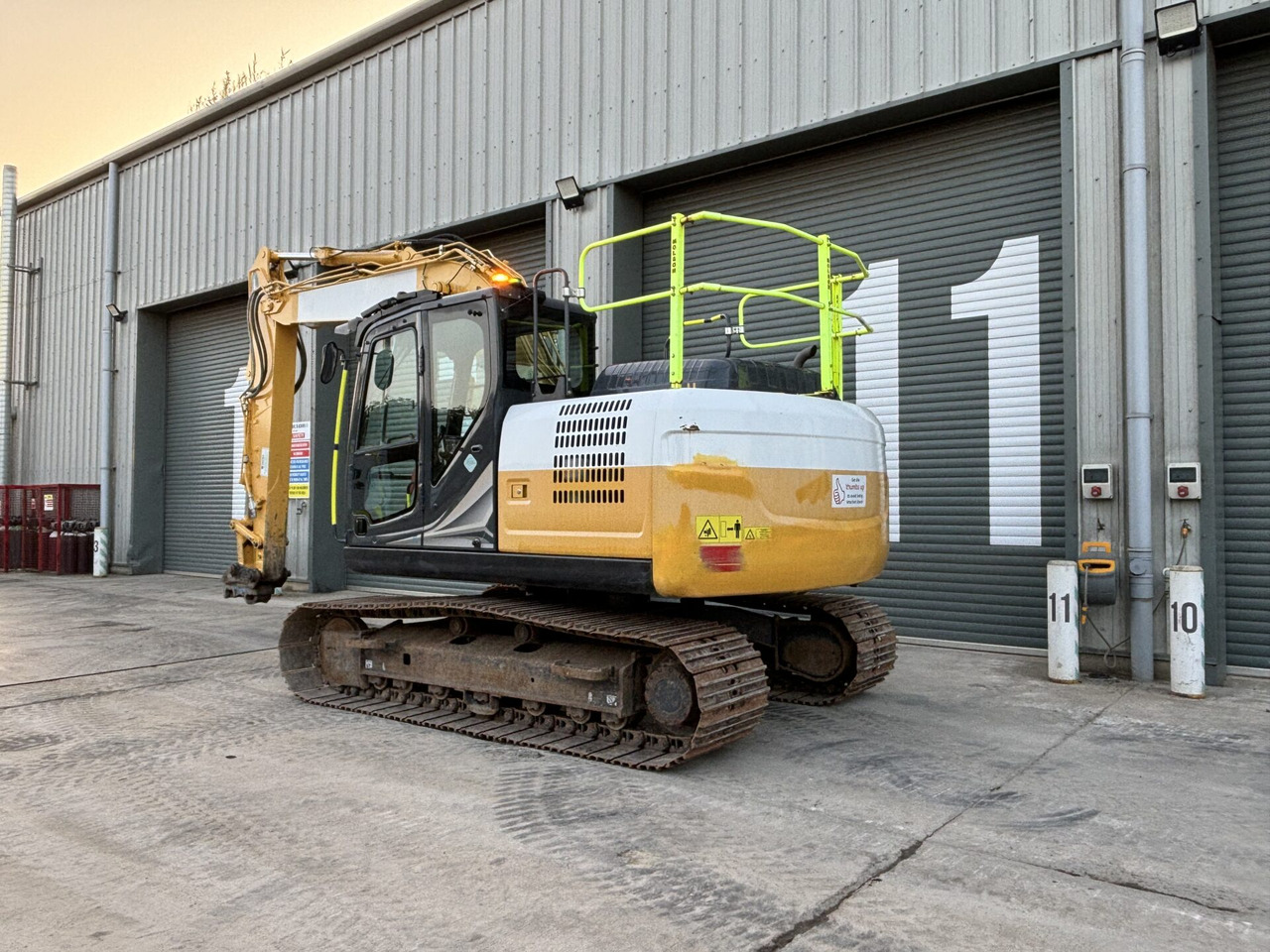 Kobelco SK130LC-11 - Гусеничный экскаватор: фото 3 Kobelco SK130LC-11 - Гусеничный экскаватор: фото 3